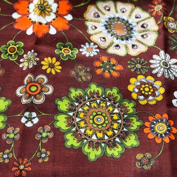 100% WOOL SCARF, BROWN/ORANGE/GREEN etc, 27 X 27 INCHES, WITH SMALL FRINGE, - Picture 2 of 3